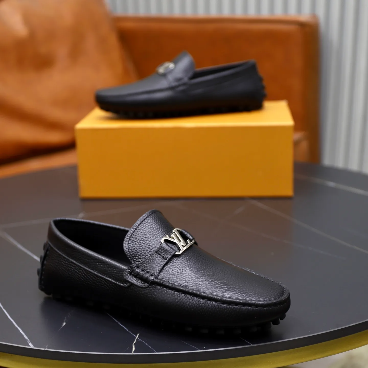 Ex-factory price: 480💰【LV】Louis Vuitton ⚠️High-end men’s driving and pedal series ⚠️38-44 (customized for 45) ⚠️All original cowhide leather! Thick and soft! Made entirely of calfskin lining! The latest non-slip beanie sole! Three-dimensional package technology! Fashionable and classic! Handicrafts! Original high quality! Feel free to compare!